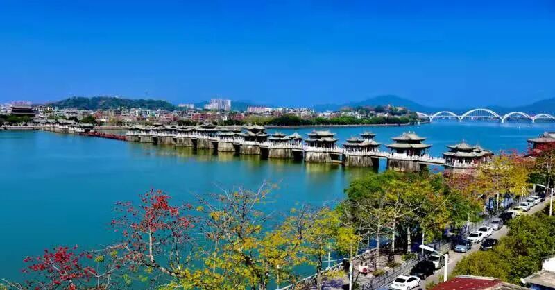 何晓军到广交会展馆巡馆并调研